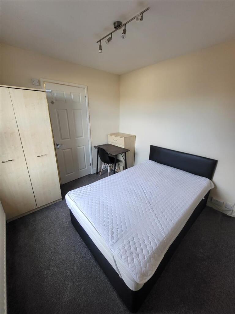 Main image of property: Stanley Grove, Reading, Berkshire