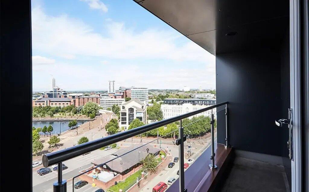 Apartment in Manchester - More