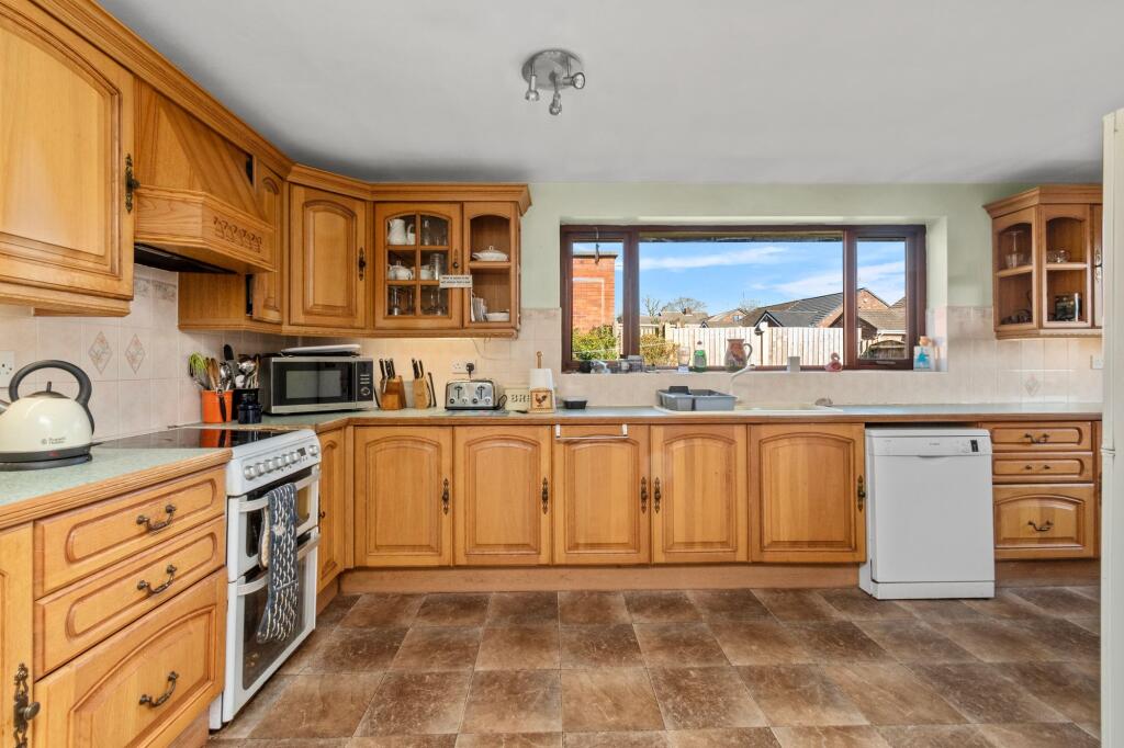 Rookery Drive, Rainford, WA11 photo 3