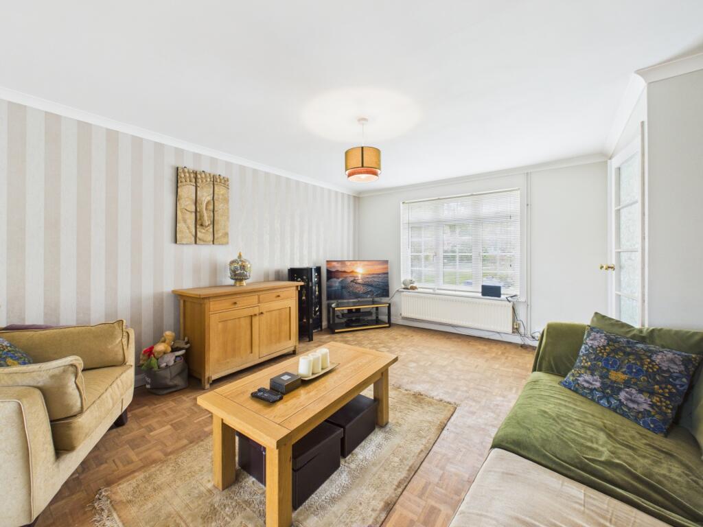 Fairbanks, Haywards Heath, RH16 photo 2