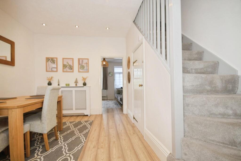 Main image of property: Penistone Road, Grenoside, S35