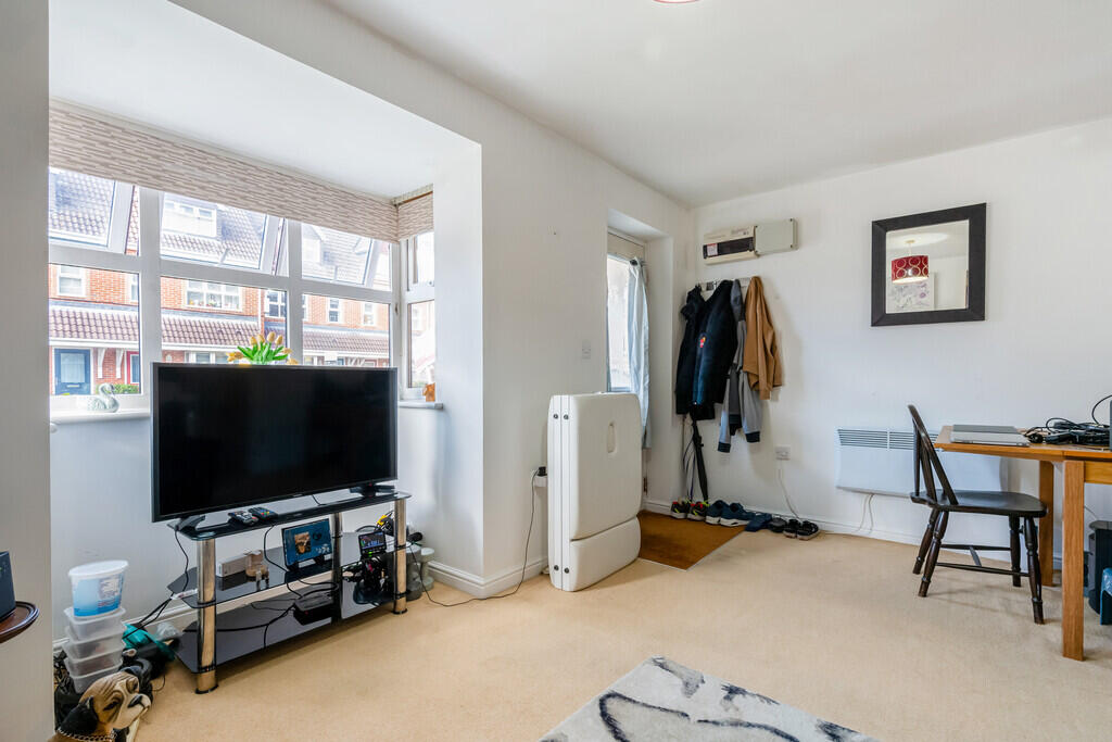 Apartment in Southampton - View 4