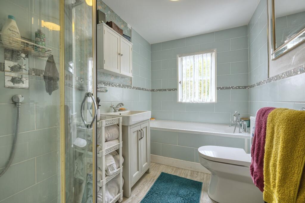 House in Canterbury, Littlebourne - More