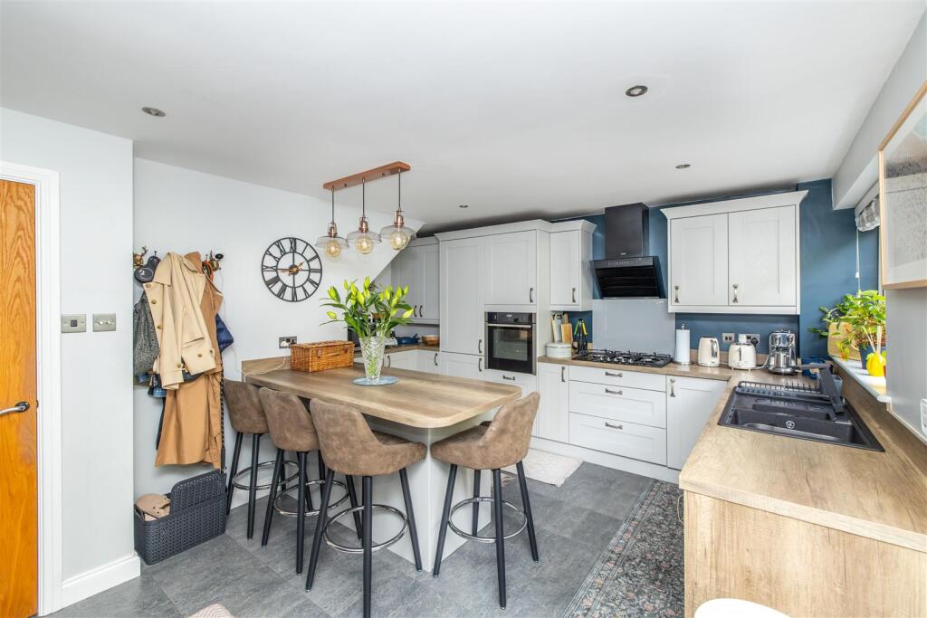 House in Leeds, Howlett Cross - View 5