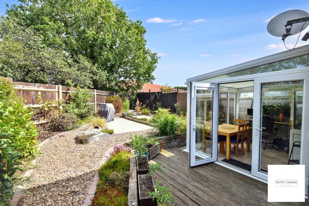 House in Eastbourne, Friday Street - View 4