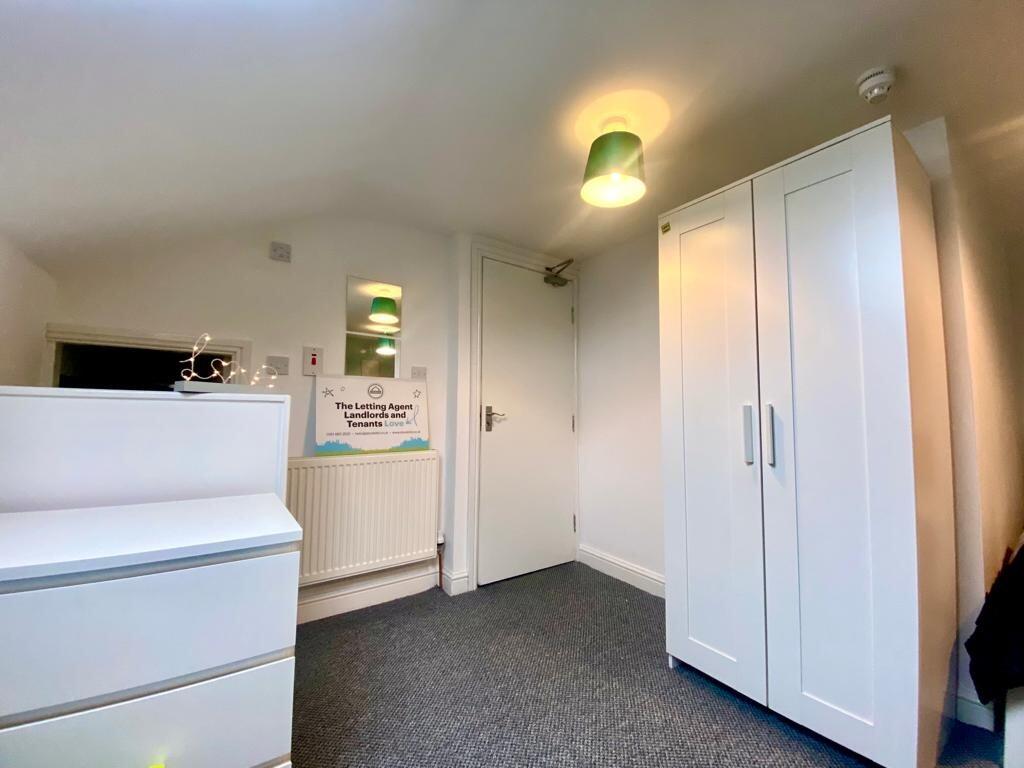 House in Oldham - View 5