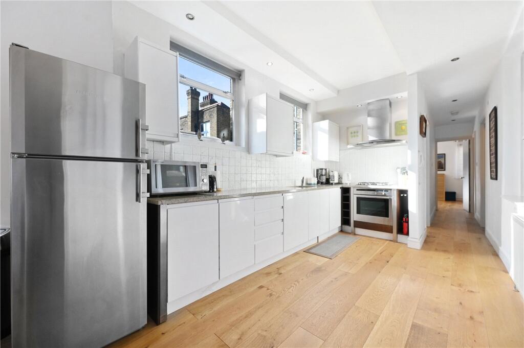 Apartment in London - View 3