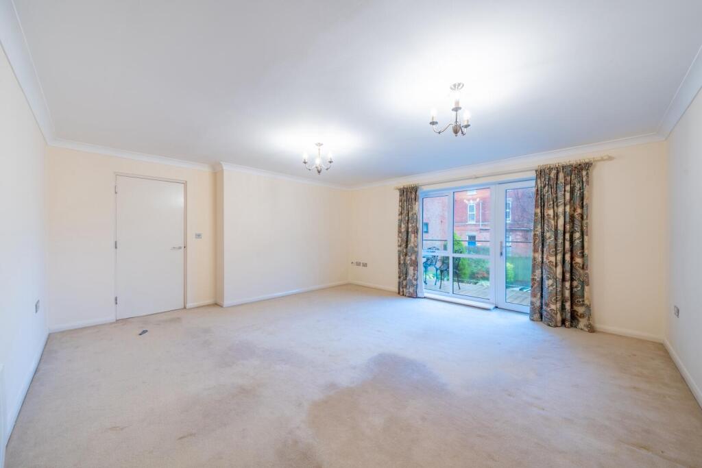 Apartment in Gedling, Burton Joyce - View 5