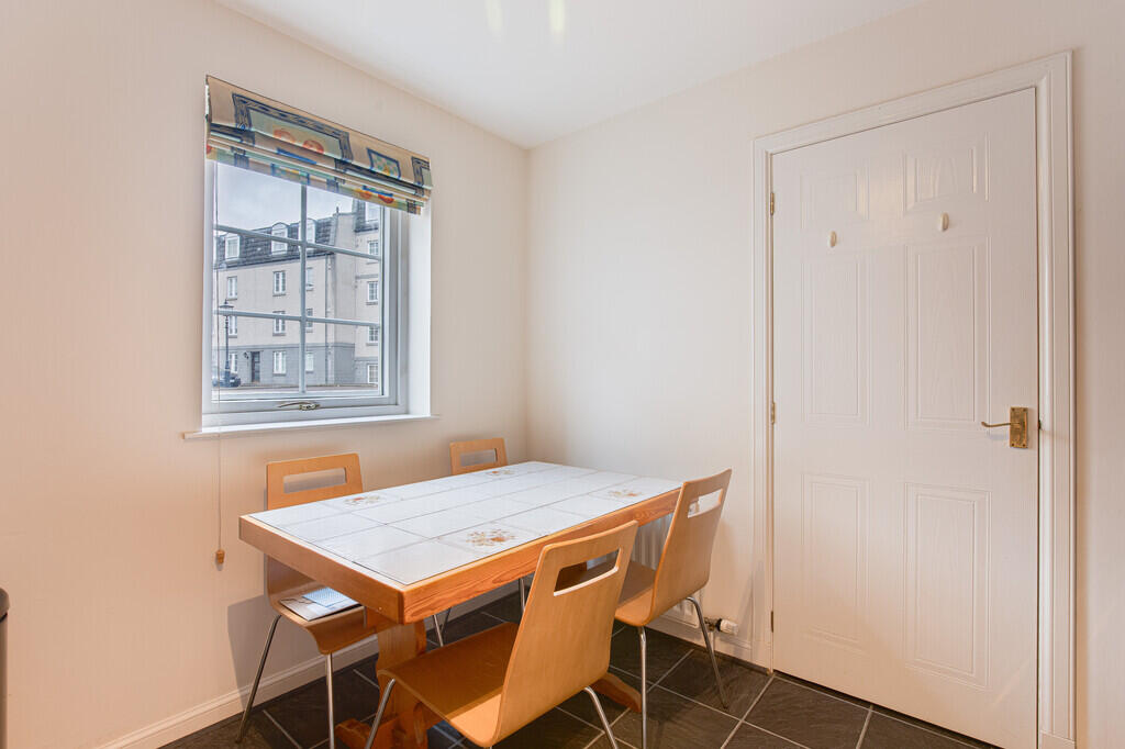 Apartment in Aberdeen - View 5