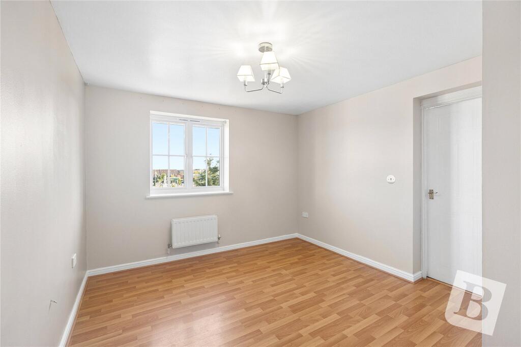 Apartment in Southend-on-Sea - View 4