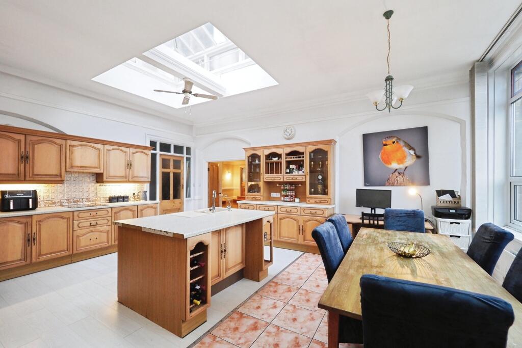 House in Derbyshire Dales, Matlock Town - More