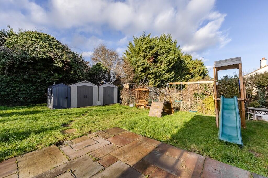 Main image of property: Hookfield, Harlow CM18 6QW