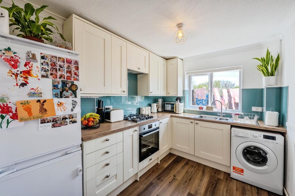 Sunnycroft, Portskewett, Caldicot photo 4