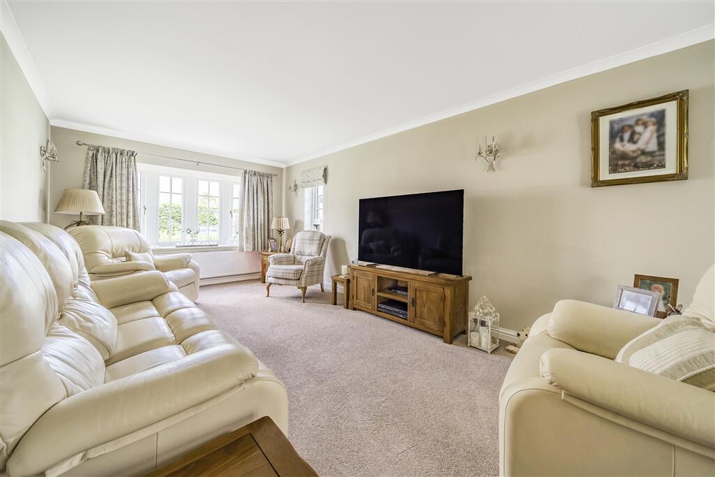 House in King's Lynn and West Norfolk, Hillington - More
