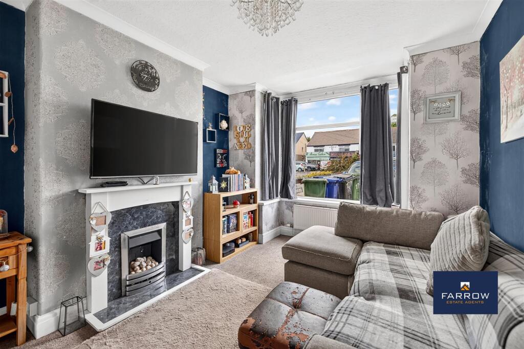 House in Grimsby, Yarborough - View 3