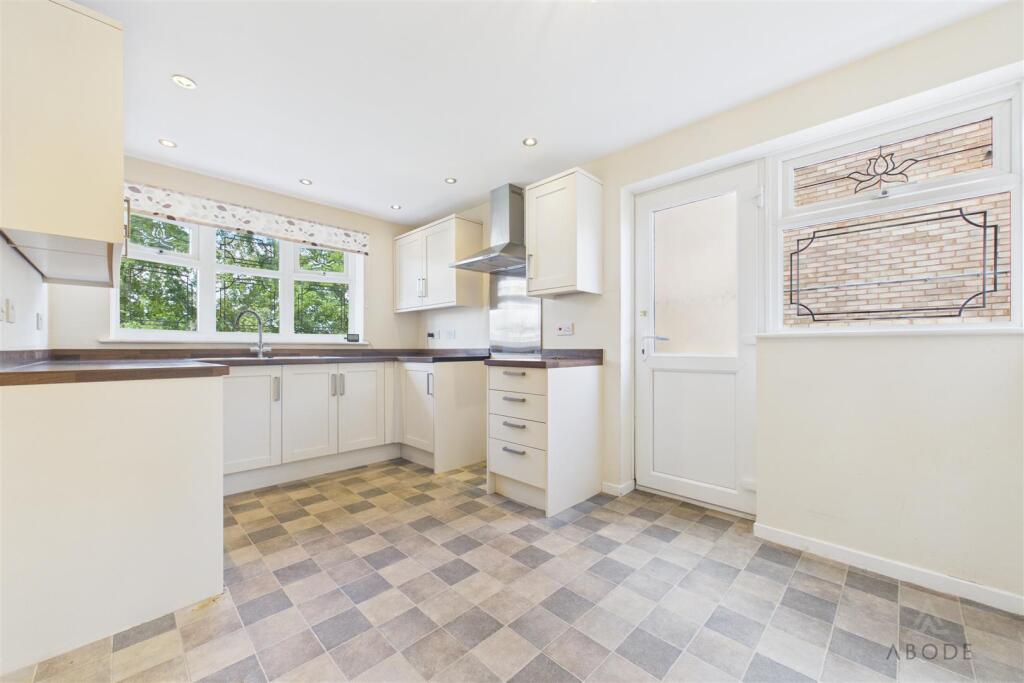 House in Dudley, West Midlands - View 2