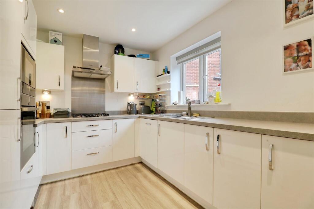 House in Alsager, Barrington Park, Cheshire East - View 3