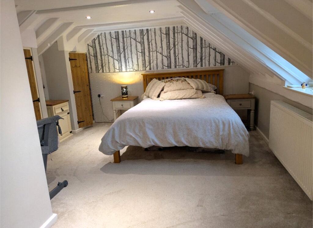 House in Llanddewi Velfrey - More