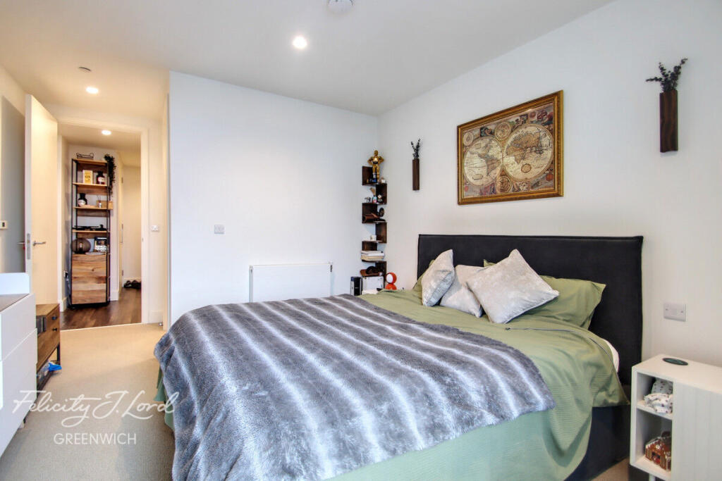 Main image of property: moulding Lane, london