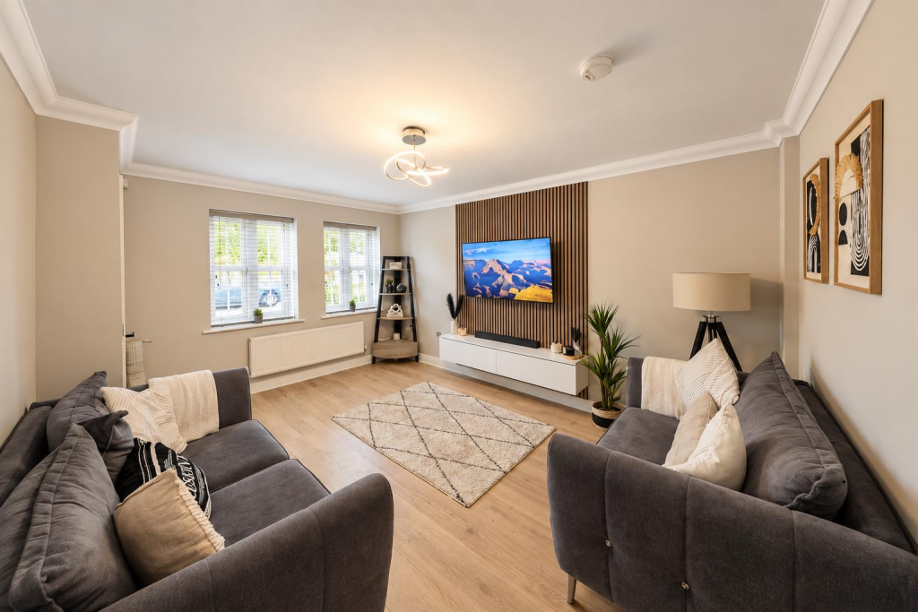 House in Hull - More