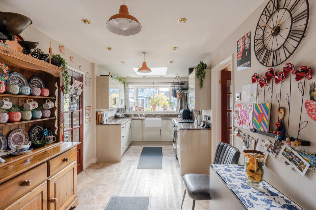 Badminton Road, Downend, Bristol photo 3