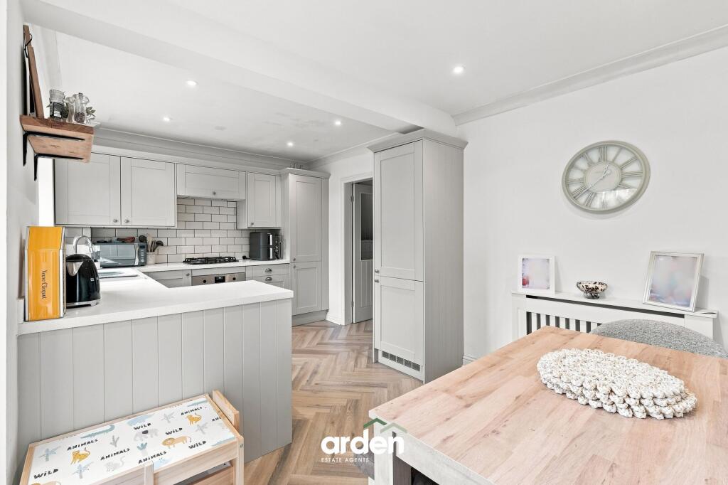 House in Bromsgrove, Catshill and North Marlbrook CP - More