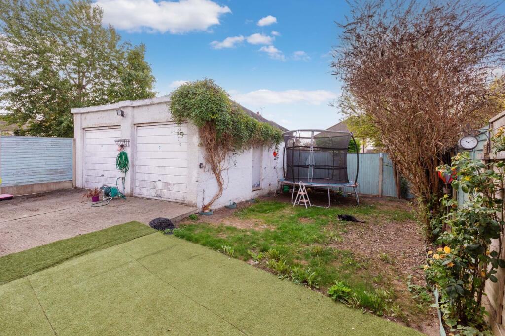 House in Slough - View 2