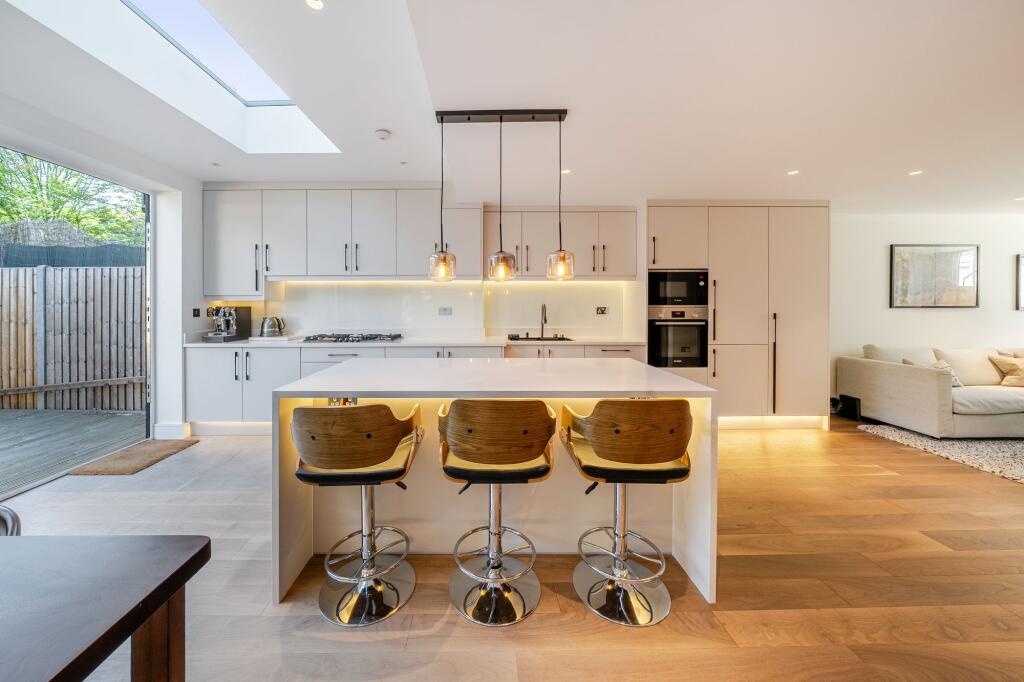 House in London - View 4