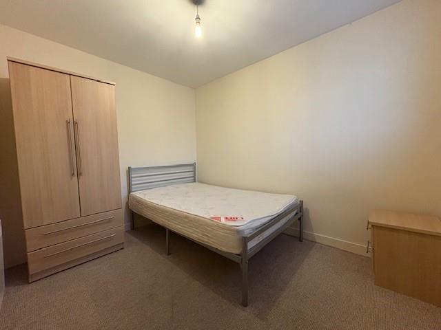 Apartment in Trafford, Old Trafford - More
