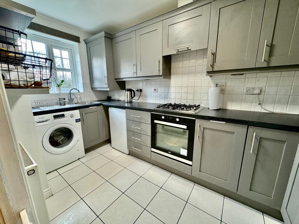 Walsingham Drive, Nuneaton, CV10 photo 3