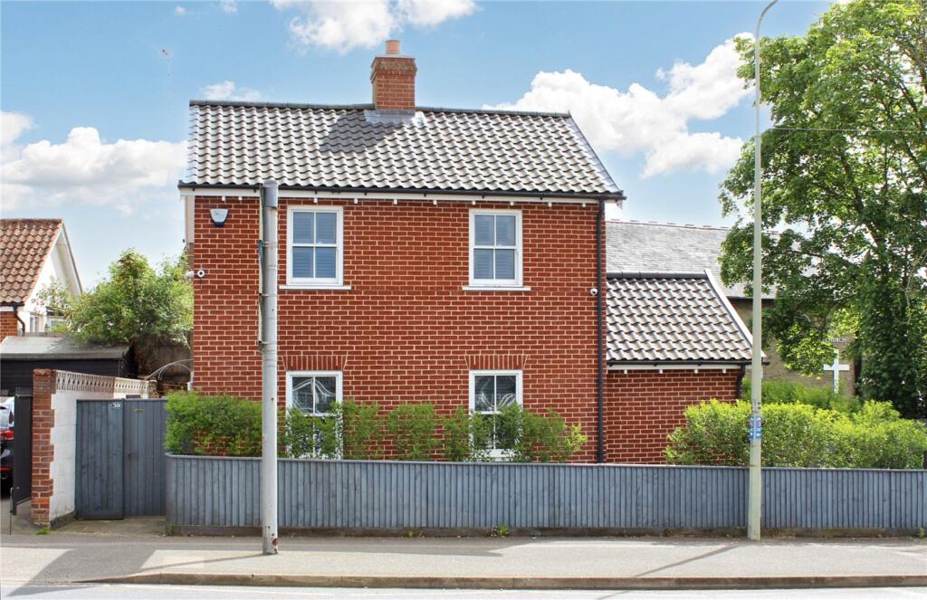 2-bed detached on Norwich Road, Halesworth, Suffolk, IP19, £260,000