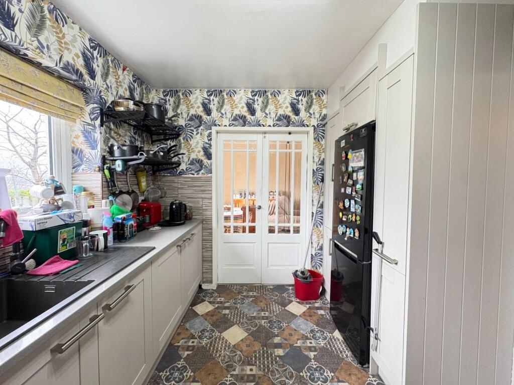 House in Kirklees, Overthorpe, Thornhill Lees - View 5