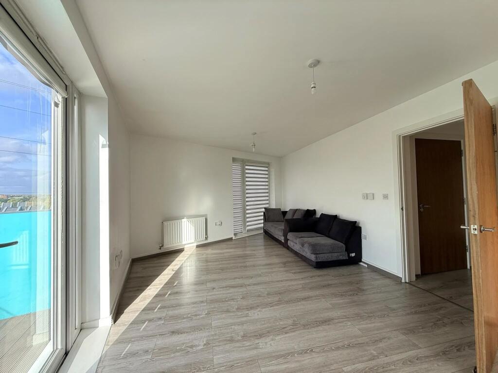 Apartment in Barking - View 2