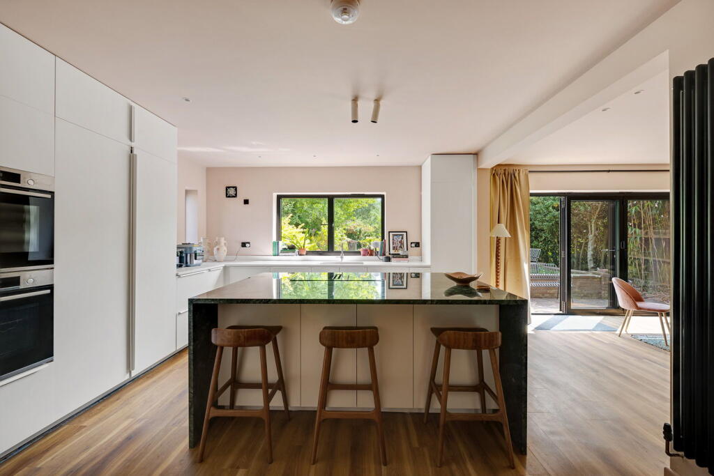 House in London, Blackbrook, Southborough - View 4