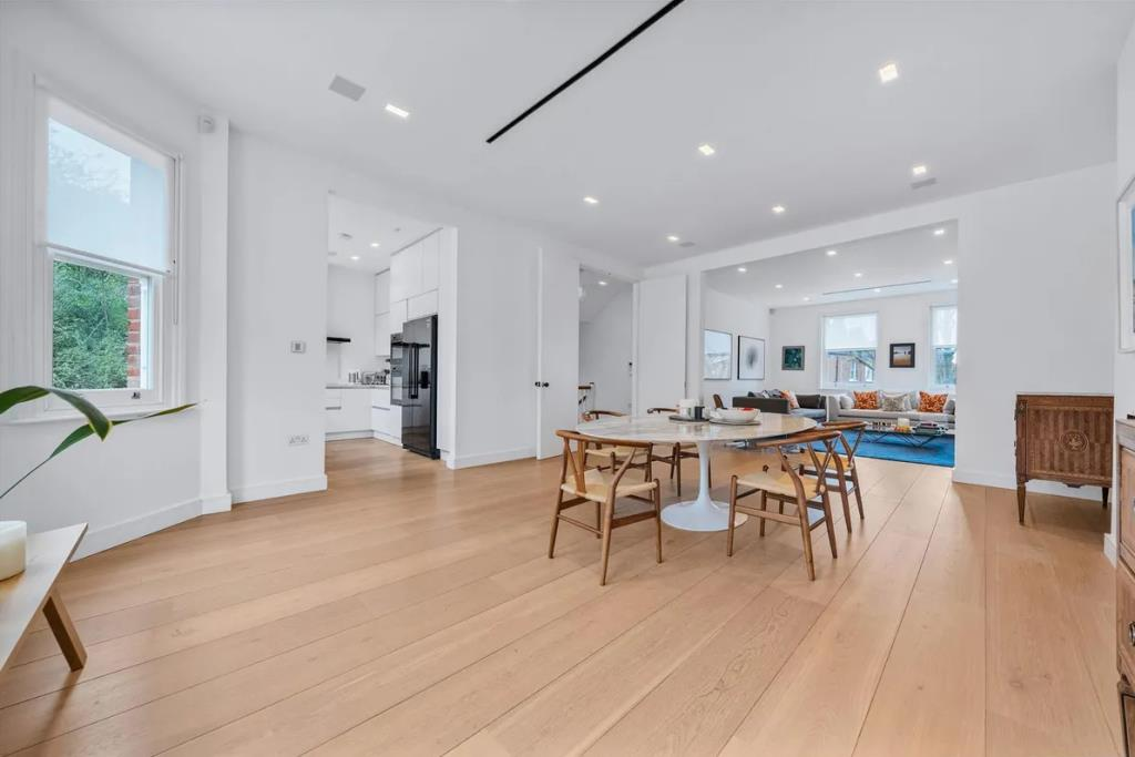 Main image of property: Frognal Lane, London, NW3