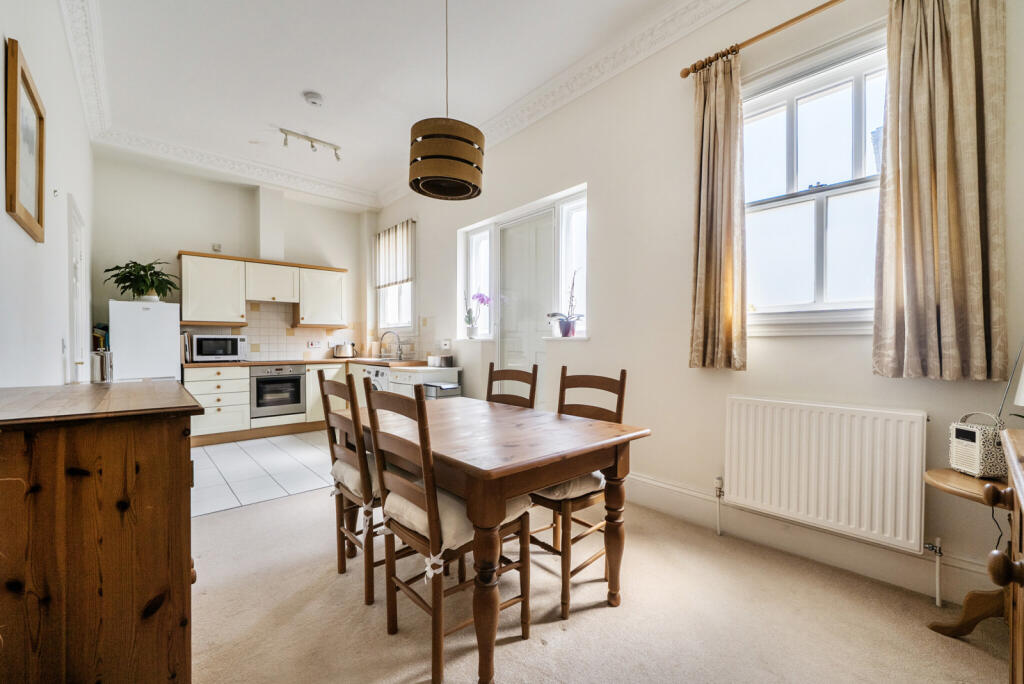 Apartment in Reading - View 4