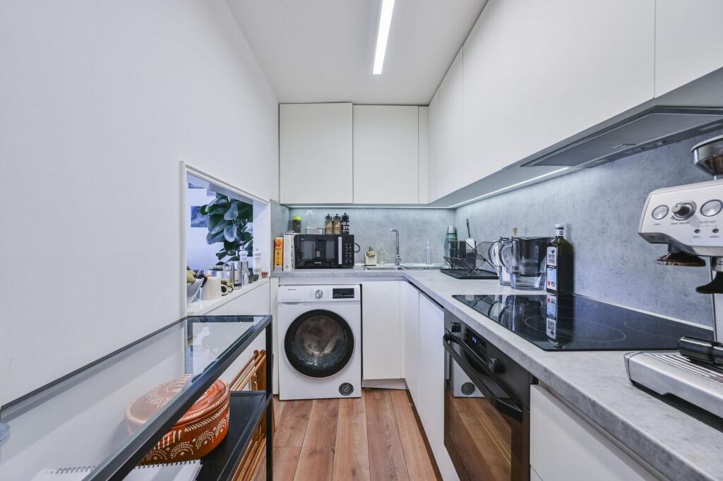 Apartment in London - View 3