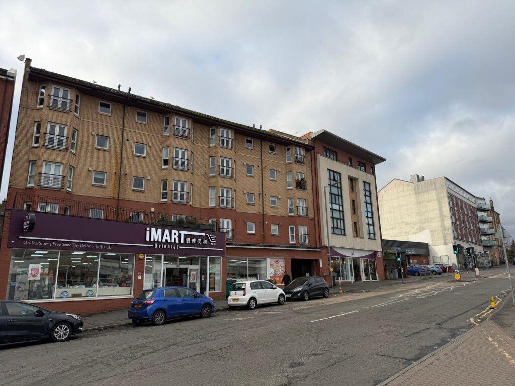 Main image of property: Unfurnished 2 Bed with Parking @ Crow Rd, G11