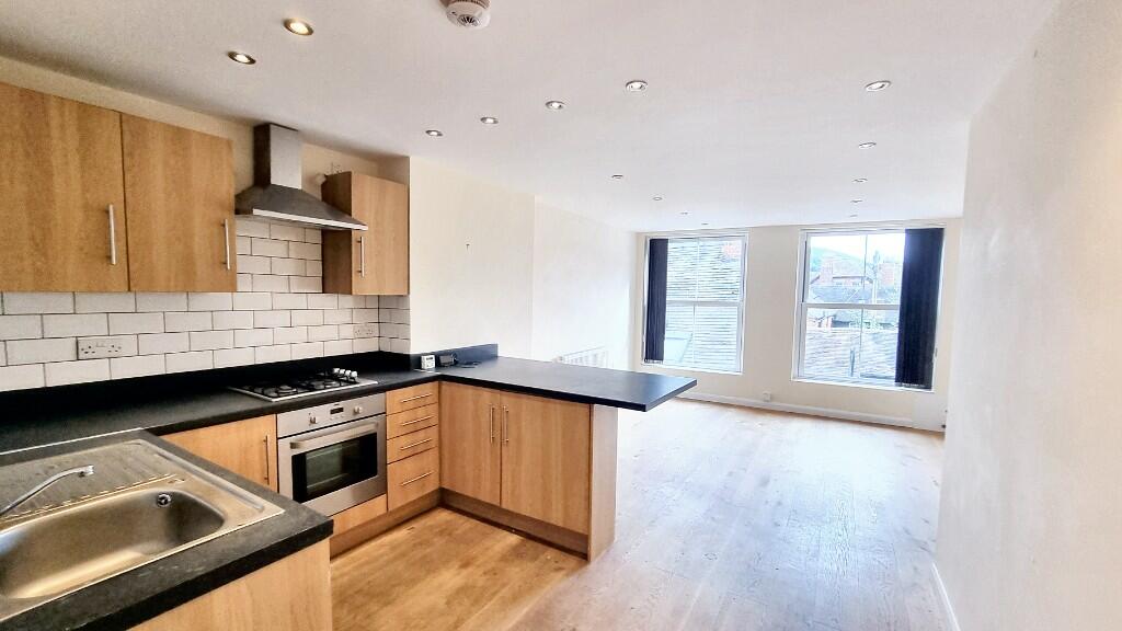 6 B The Square, Church Stretton, Shropshire, SY6 photo 2