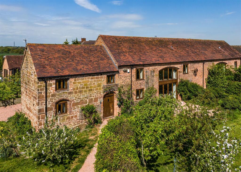Main image of property: 2 Gunstone Farm Barns, Gunstone, Codsall, Wolverhampton, WV8 1QQ