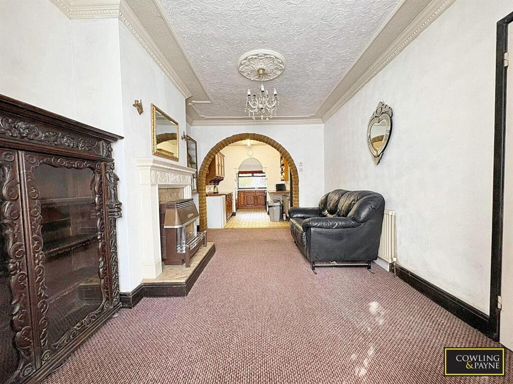 House in Basildon, Wickford - View 4