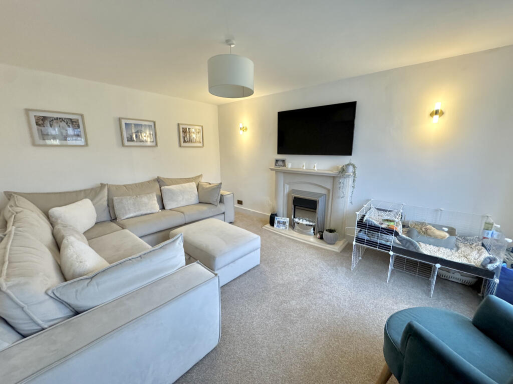 Samber Close, Lymington, Hampshire, SO41 photo 4