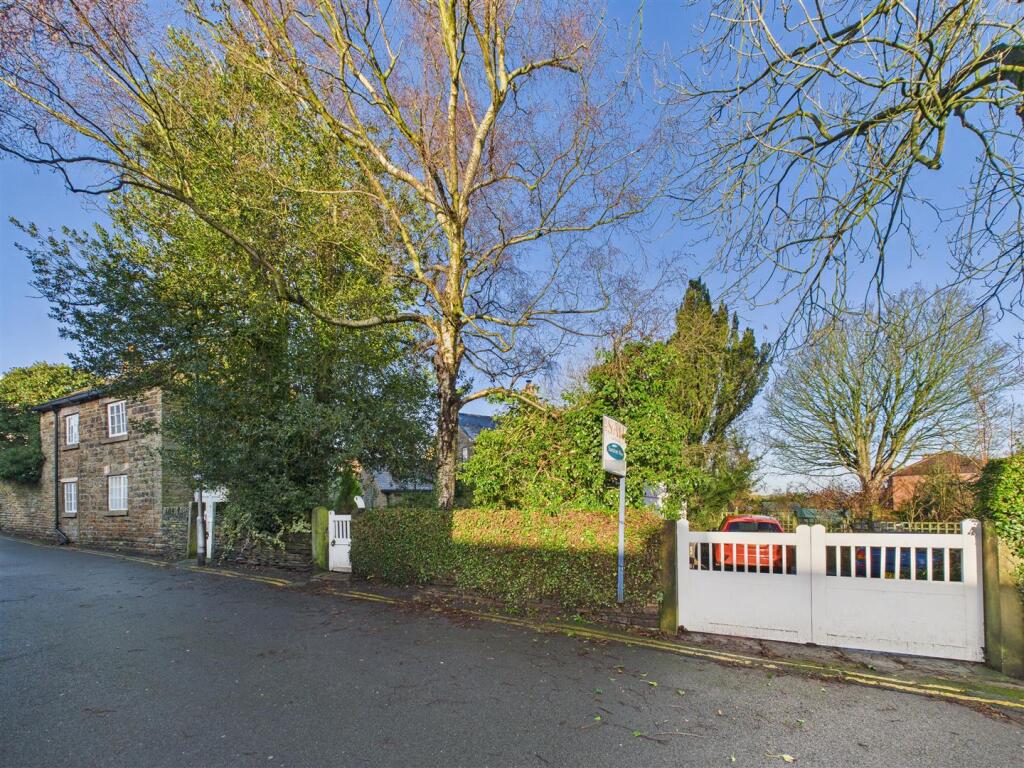 Crabtree House, School Lane, Greenhill, Sheffield photo 2