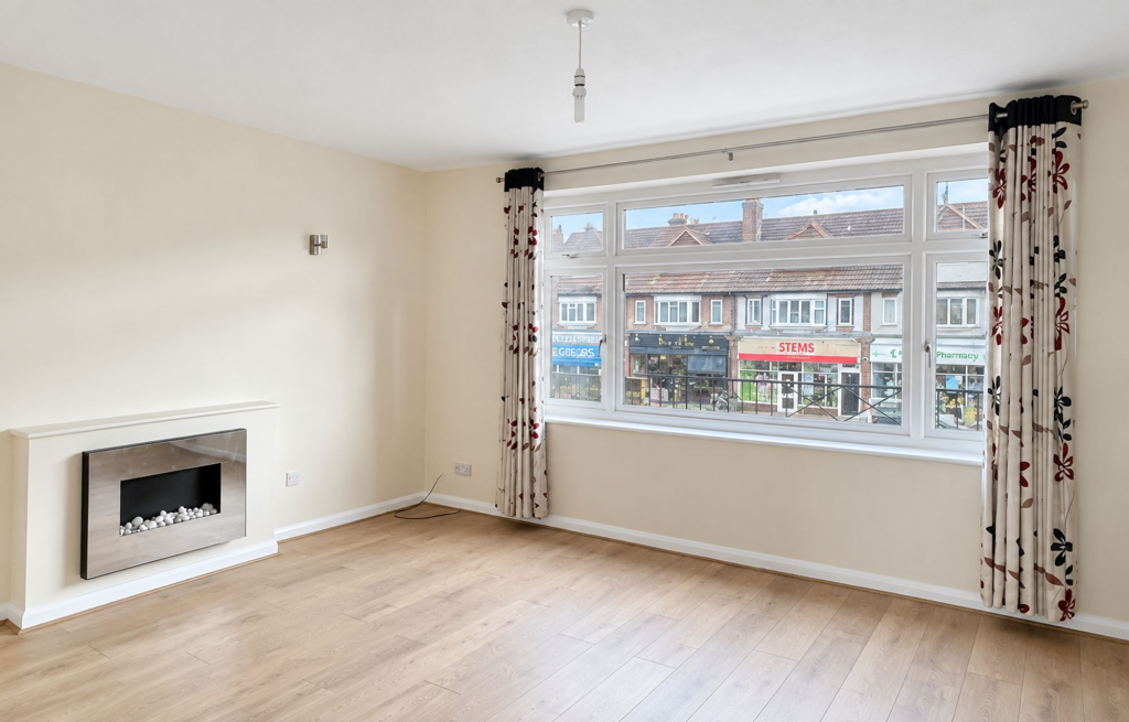 Apartment in Ashtead, Lower Ashtead - View 4