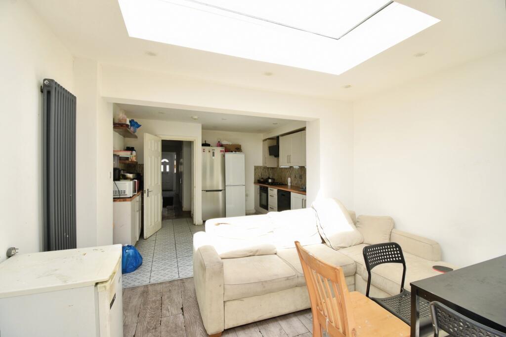 House in London - View 5