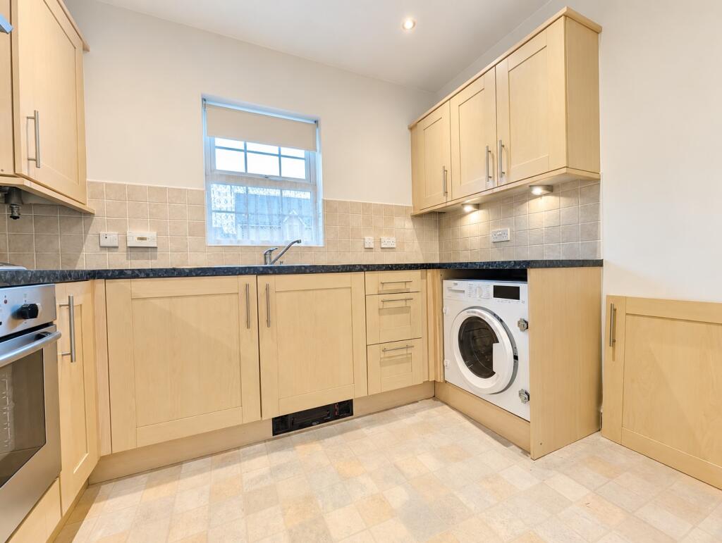 Apartment in Swindon - View 5