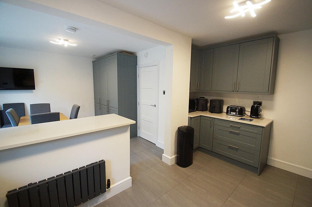 39 Wellmeadow Lane, Uppermill photo 4
