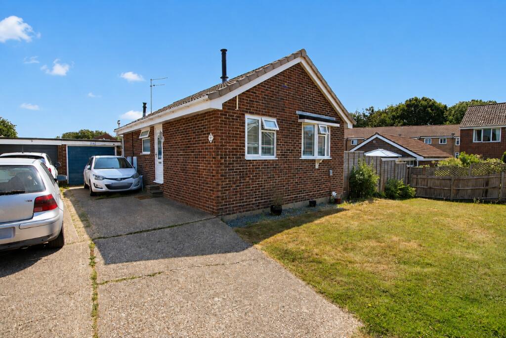 Main image of property: Tansy Close, Waterlooville, PO7 8HL