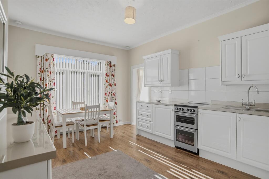 Apartment in Glasgow - More