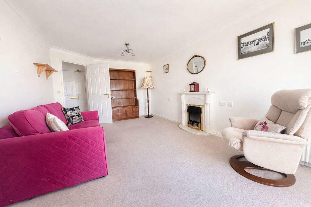 Apartment in Gosport, Lee-on-the-Solent - View 2